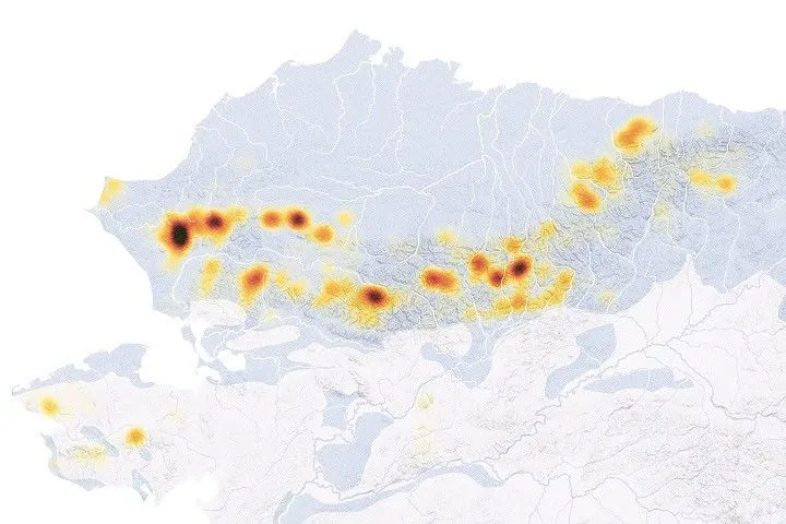 A map of Alaska shows rusting river locations, with red colors indicating higher density. Most have been observed in the Brooks Range, stretching east-west across northern Alaska.